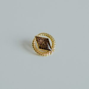 Kolekcjonerska przypinka "Nowe Otwarcie" 2022 | Złota